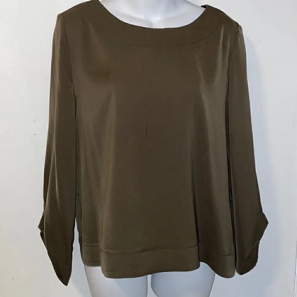 LILLA P Moss Green Flowy Blouse with Angled Cuffs-M